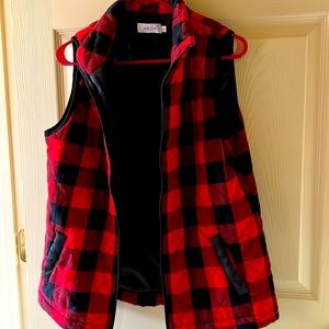 Quilted vest size Large black and red buffalo check
